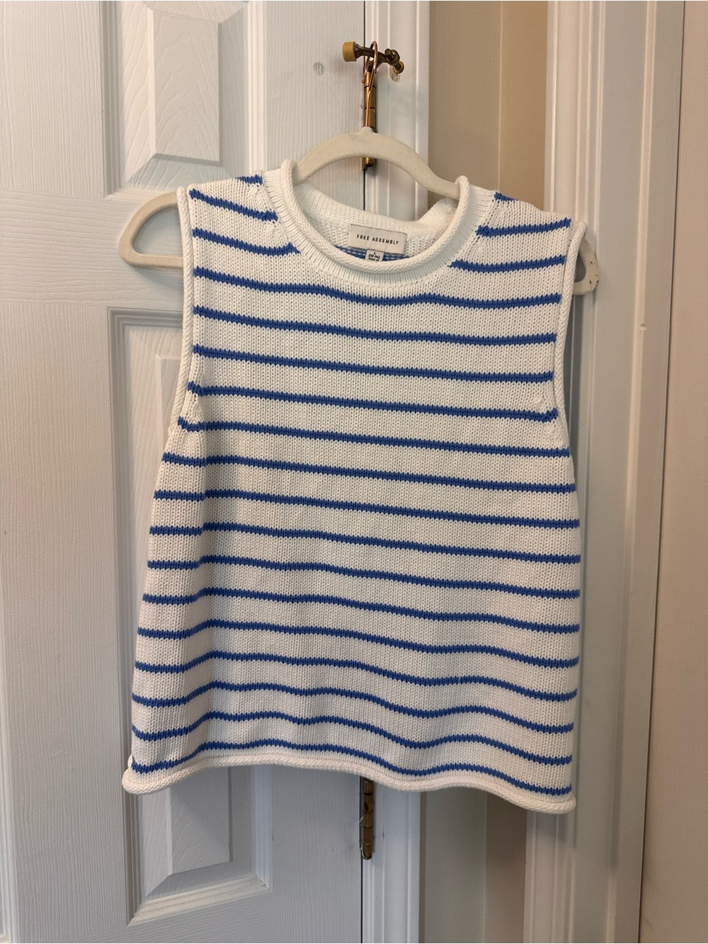 Sleeveless Striped Knit Tank Top - White & Blue - Free Assembly